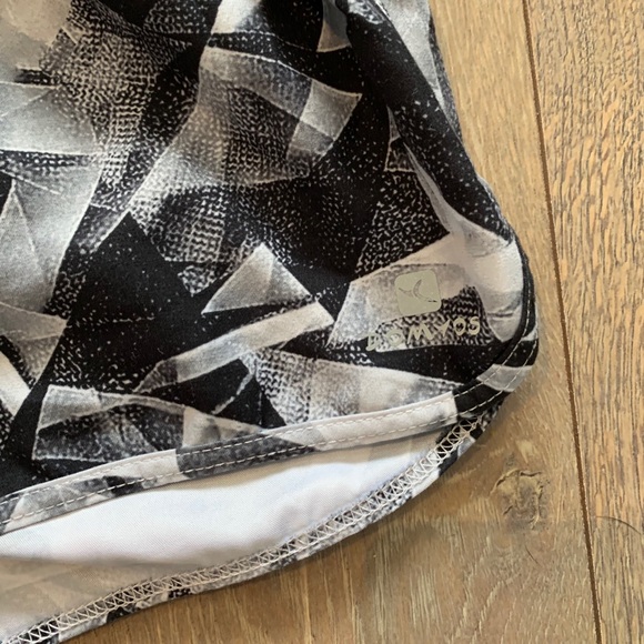 Athletic Shorts Patterned. - Picture 3 of 4